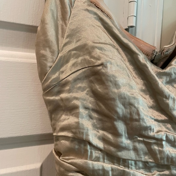 Nicole miller Elegant Gold Evening Gown this dress is stunning 😍🤩 🔥 - Picture 7 of 9